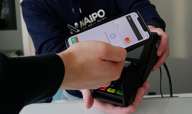 jak platit mobilem